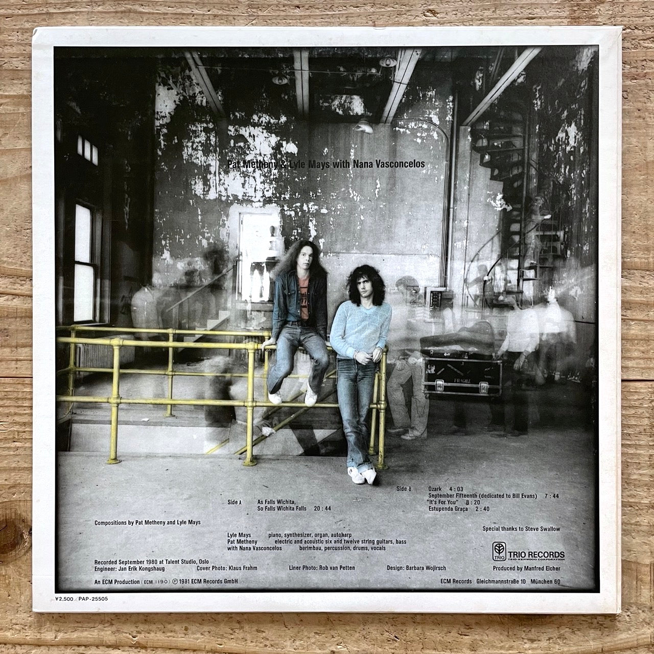 PAT METHENY & LYLE MAYS / AS FALLS WICHITA, SO FALLS WICHITA FALLS on ECM - Japan LP PAP-25505